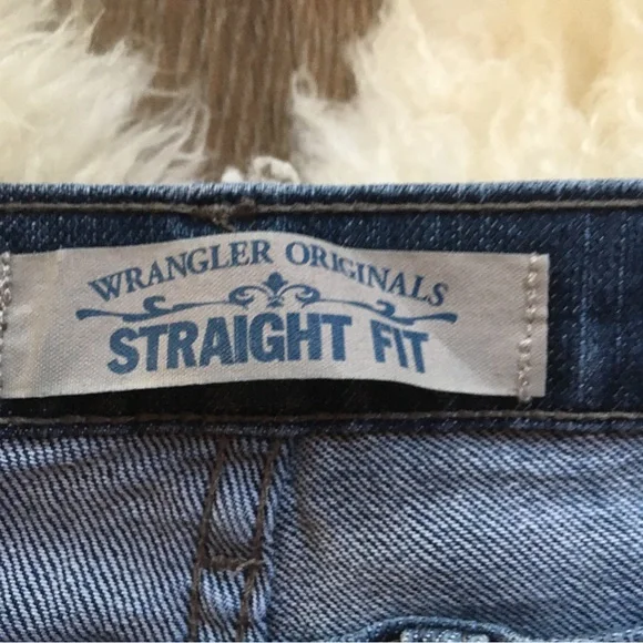 Men’s Wrangler Original Straight Fit Jeans - Picture 3 of 5